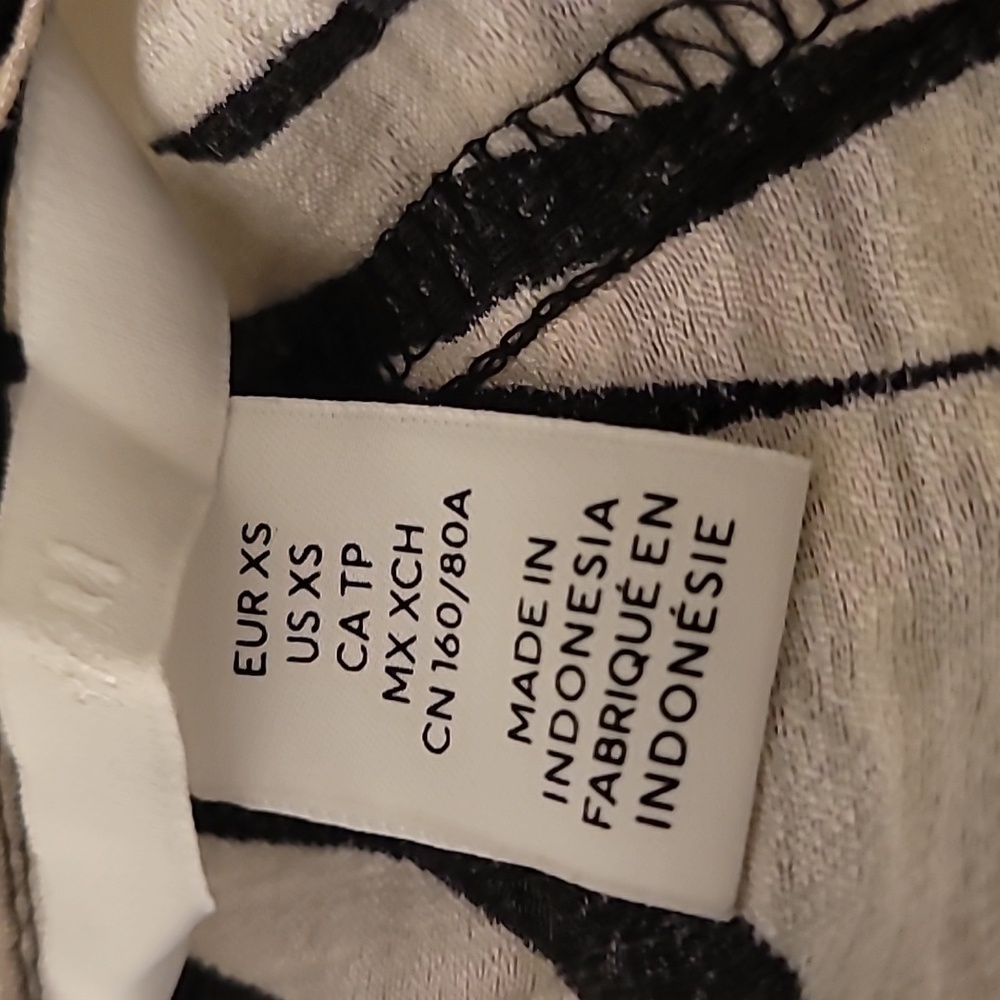 H&M dress - Picture 9 of 9
